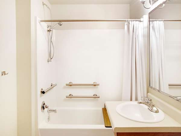  - Extended Stay America Select Suites Laredo