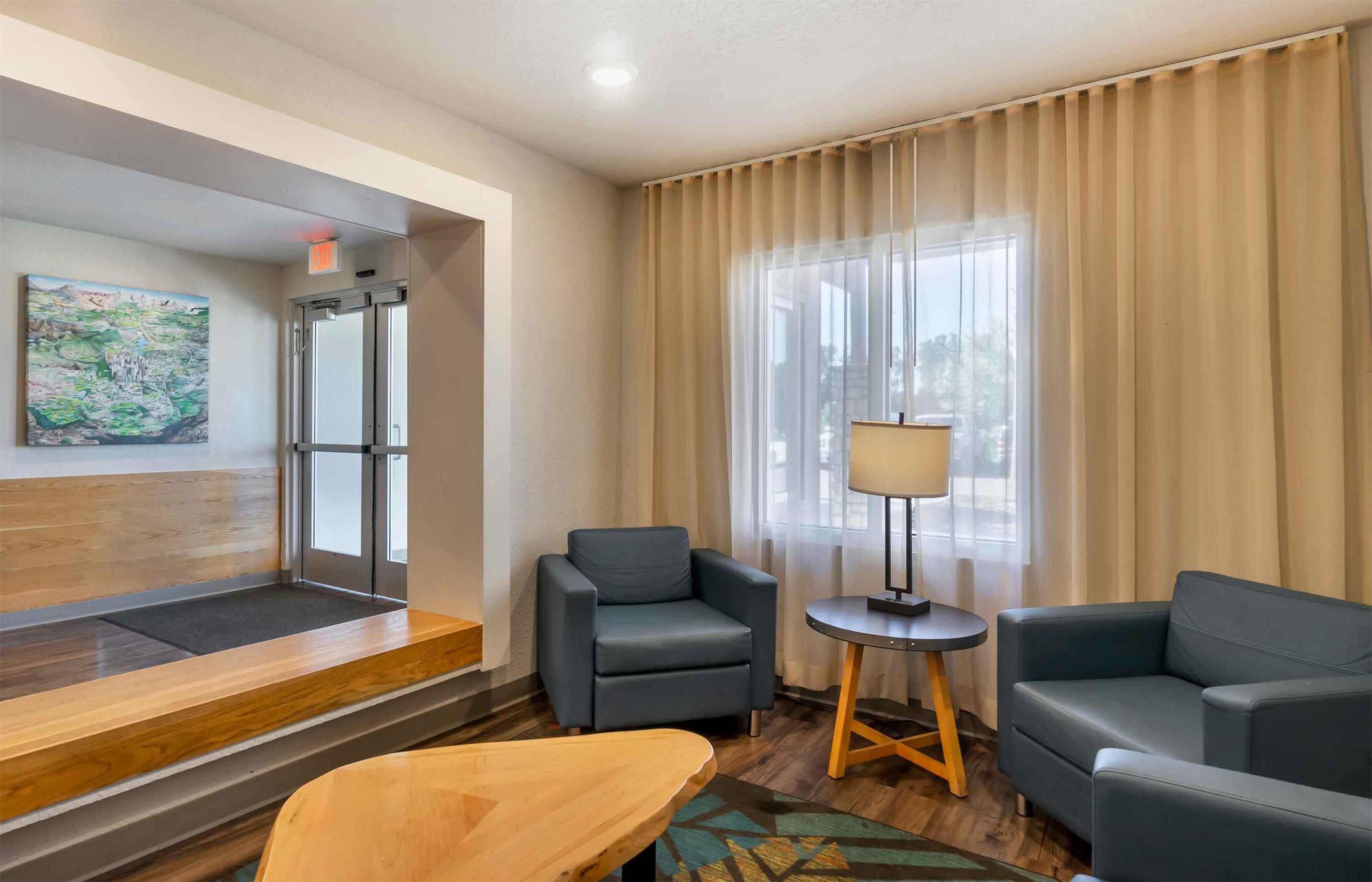Lobby and Guest Check-in | Extended Stay America Suites - Tampa - Brandon - East