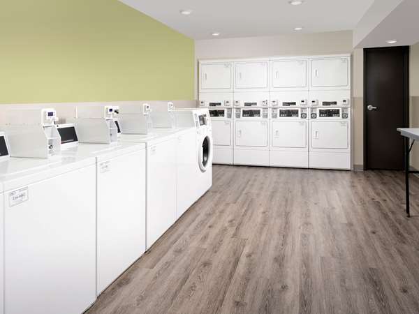  - Extended Stay America Suites Providence - I-95, Exit 39A