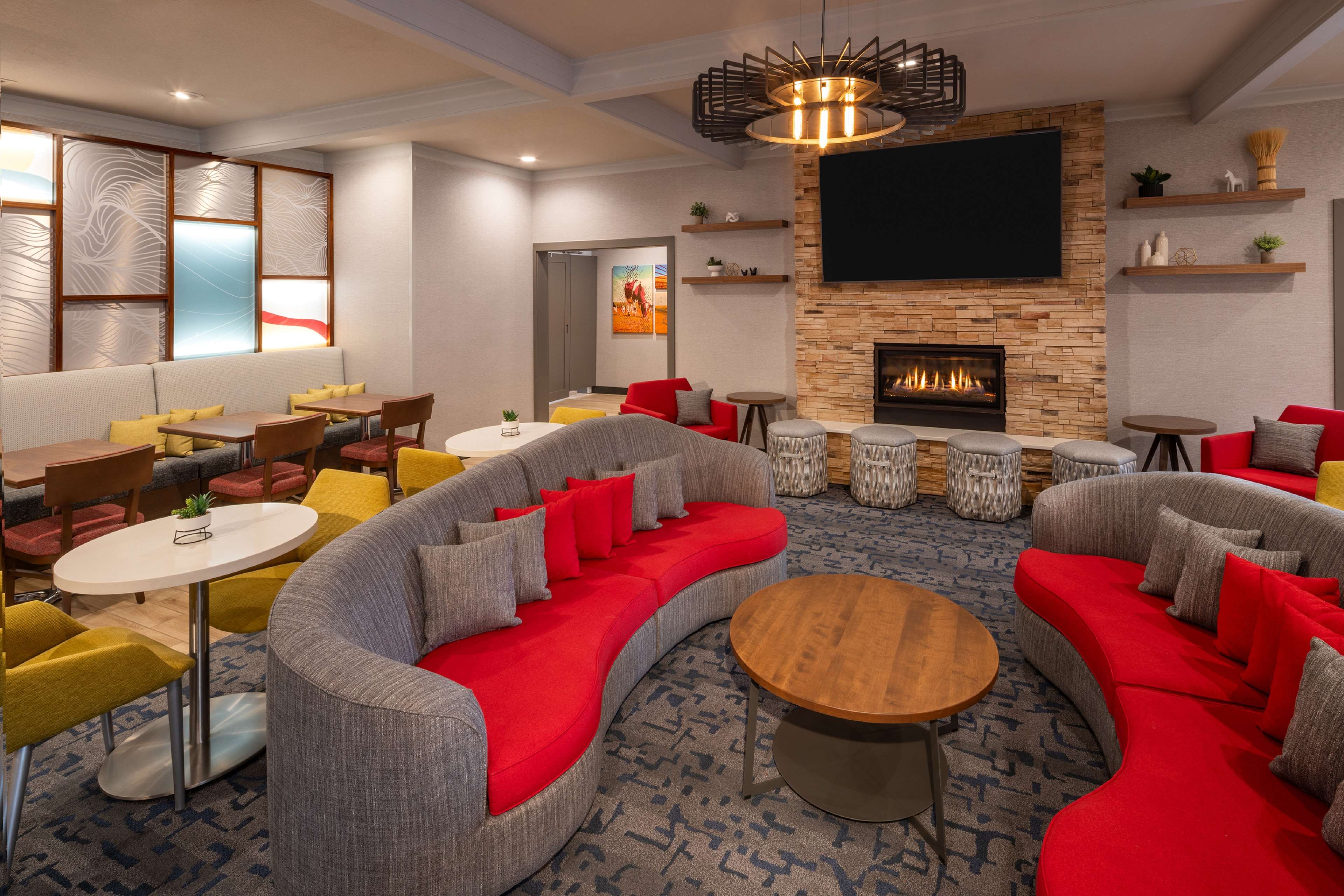 Hampton Inn by Hilton Pullman
