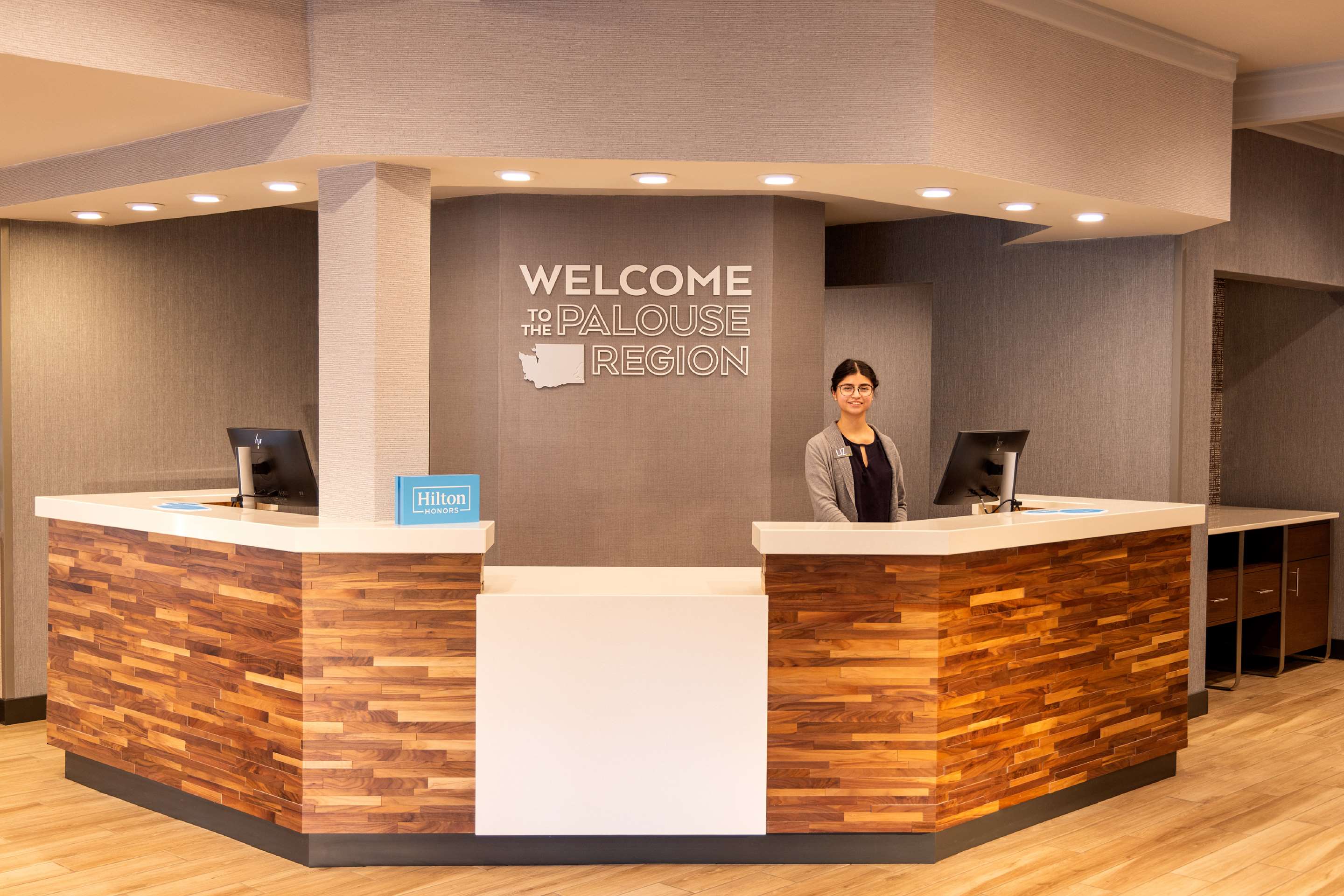 Reception | Hampton Inn Pullman