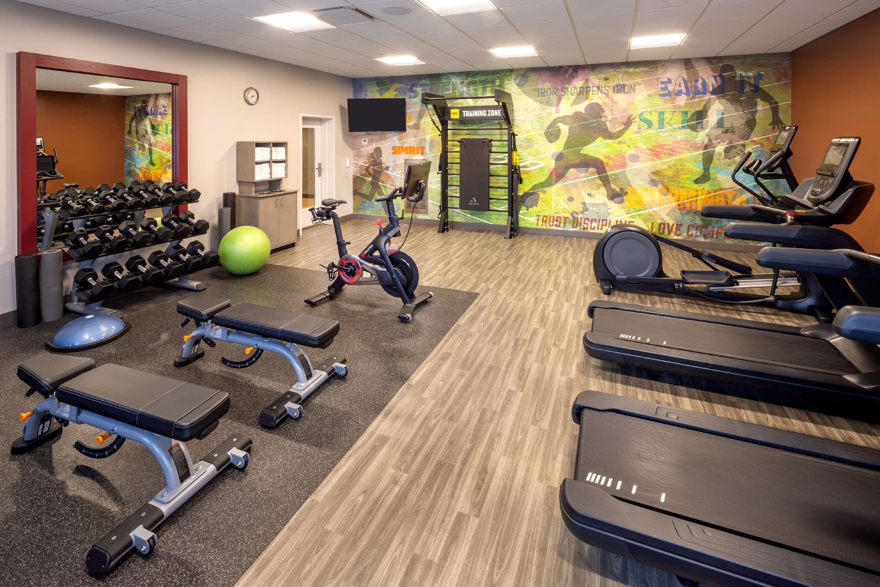 Health club fitness center gym | Hampton Inn Pullman
