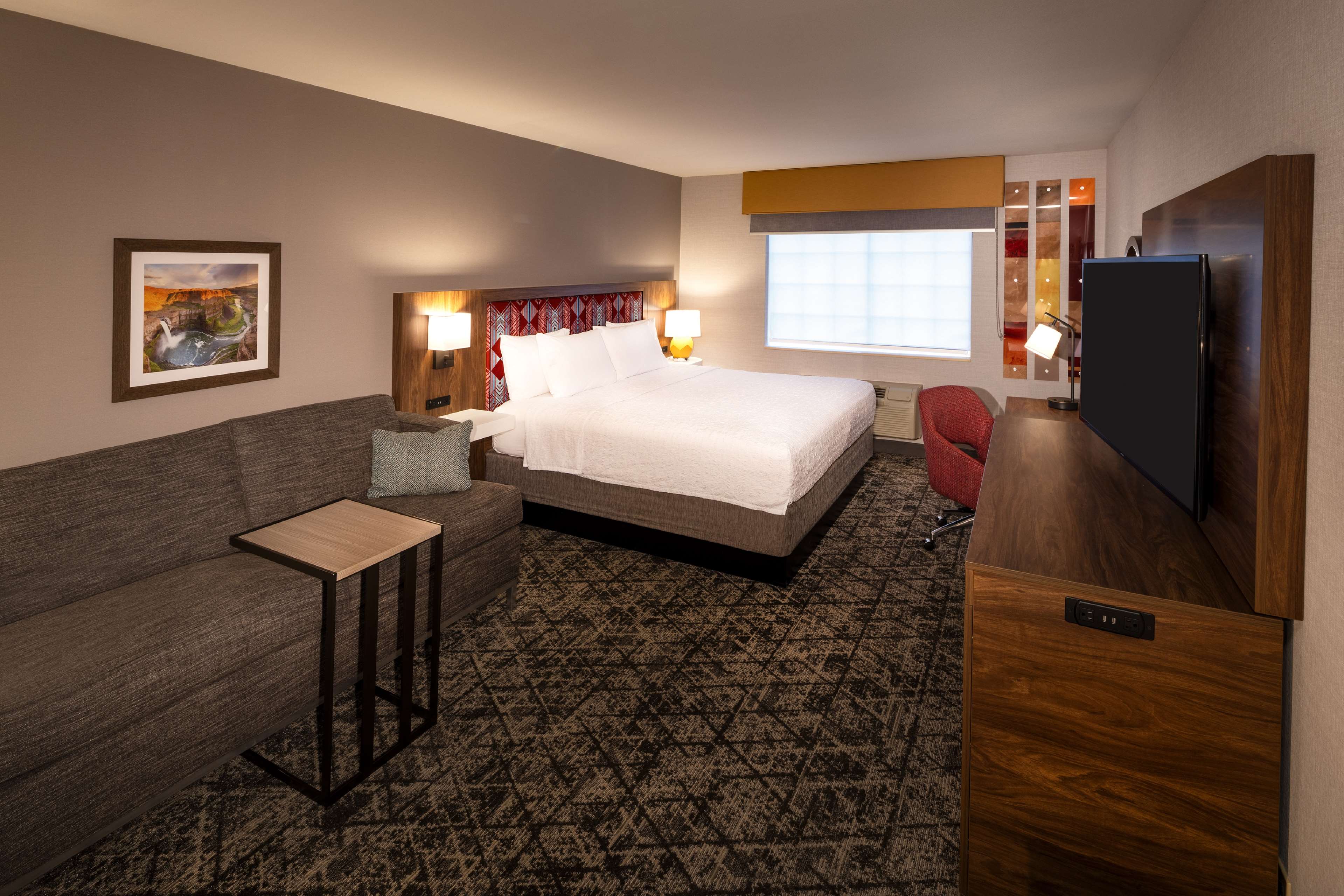 Hampton Inn by Hilton Pullman, WA Room Type - 1 KNG ACC TUB SOFABED