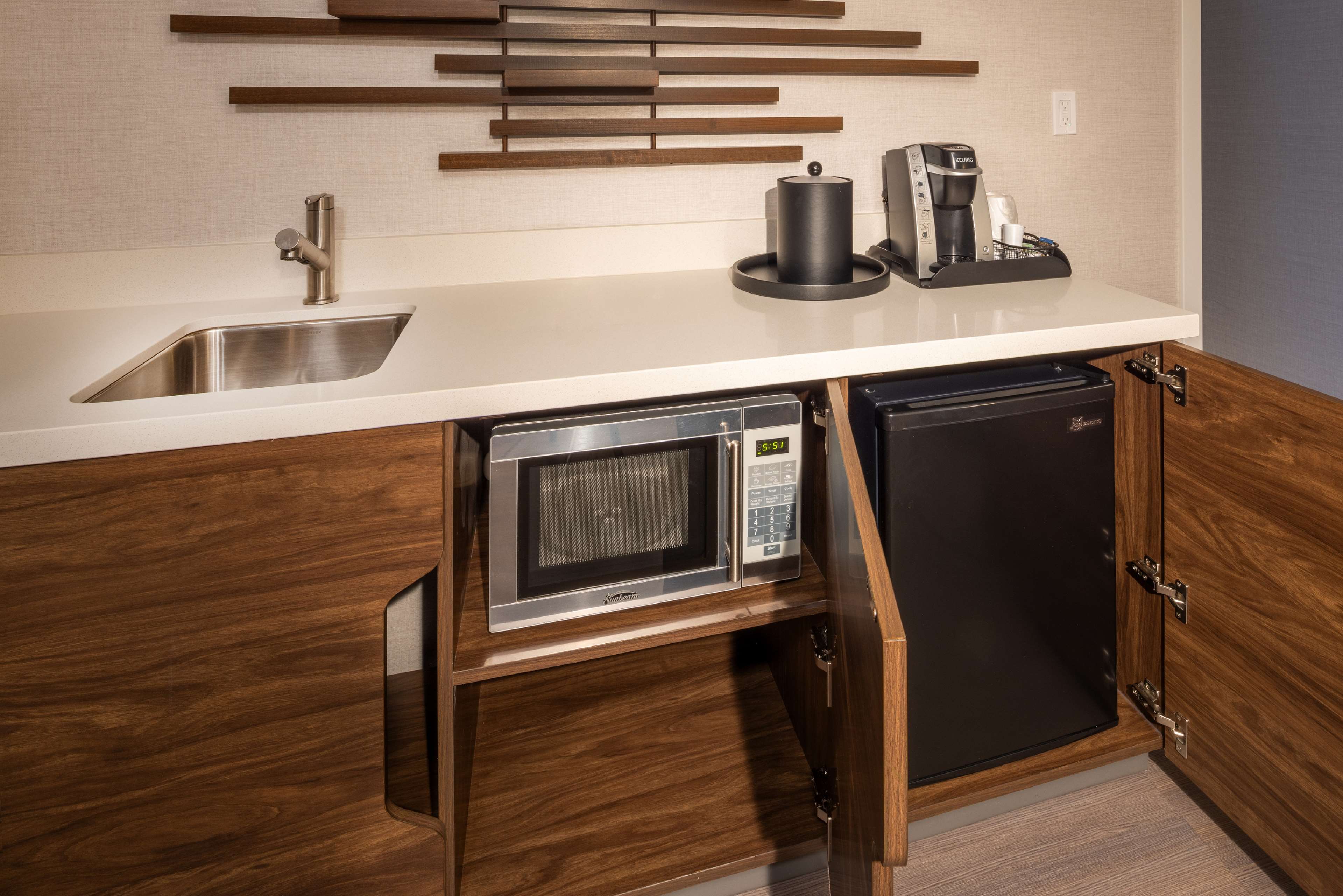 Hampton Inn by Hilton Pullman, WA Room Type - 1 KG 1BRM FIREPLACE SUITE