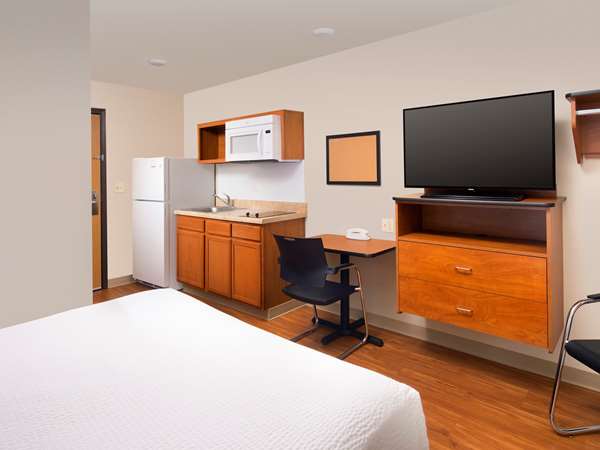  - Extended Stay America Suites East Aurora - I-70, Exit 283
