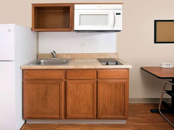  - Extended Stay America Suites East Aurora - I-70, Exit 283