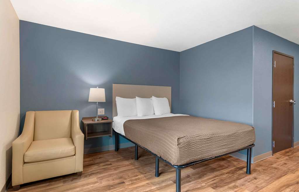 EXTENDED STAY AMERICA SUITES-guestroom-Guest Room,On-Site.jpg