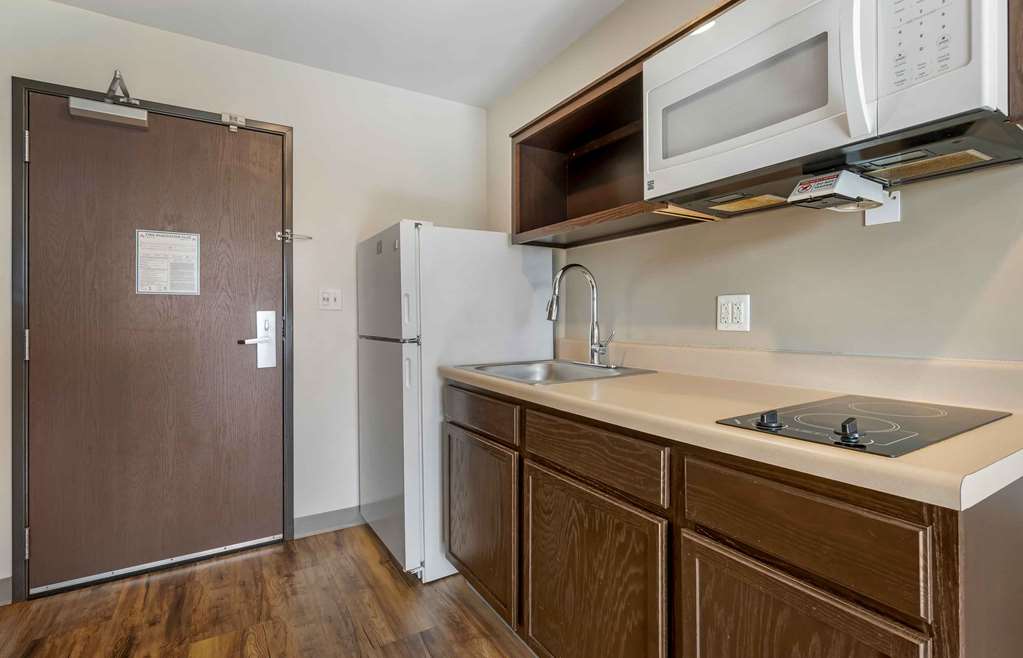 EXTENDED STAY AMERICA SELECT-guestroom-Guest Room,Guest Room Amenity,Kitchen/Kitchenette,On-Site.jpg