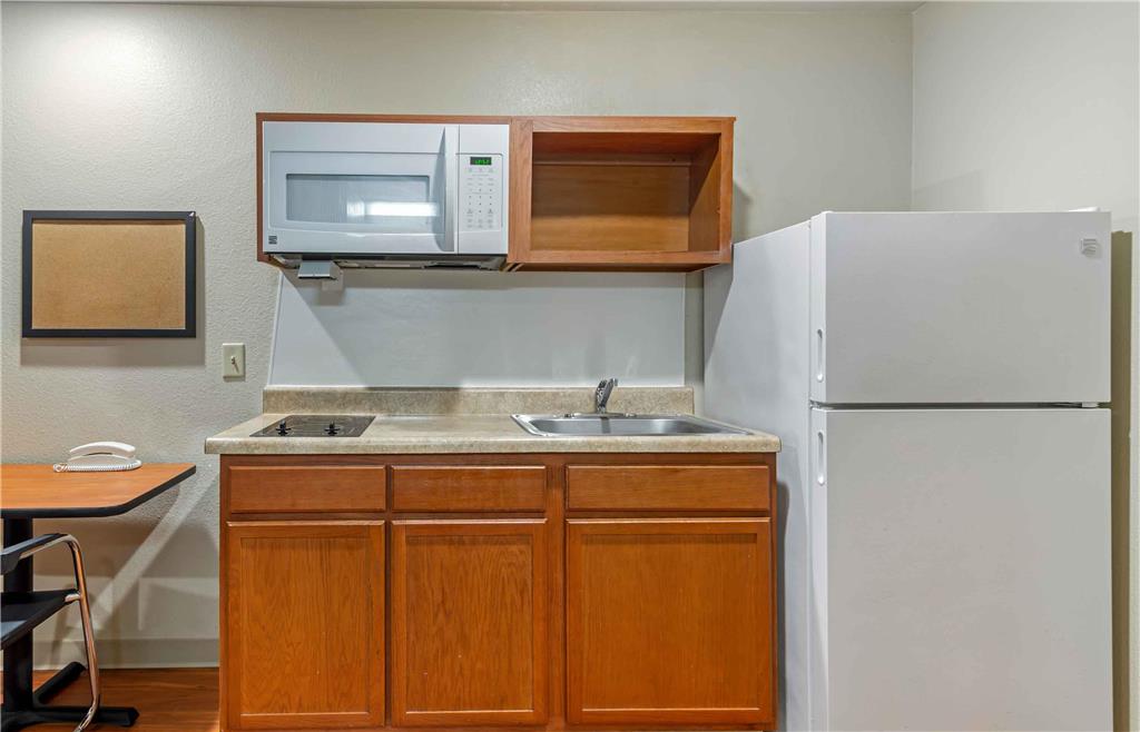 EXTENDED STAY AMERICA SELECT-guestroom-Guest Room,Guest Room Amenity,Kitchen/Kitchenette,On-Site.jpg