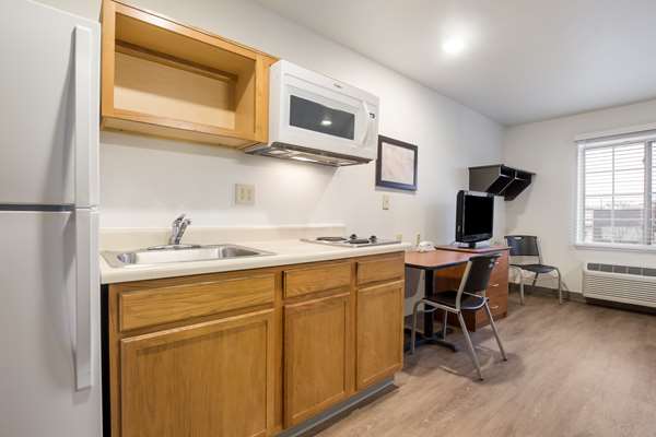  - Extended Stay America Select Suites Airport Indianapolis
