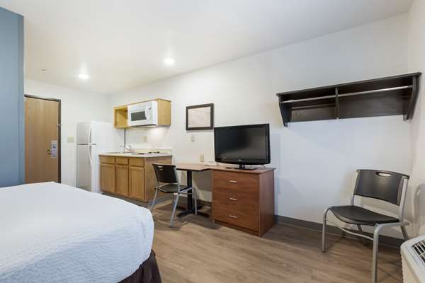  - Extended Stay America Select Suites Airport Indianapolis