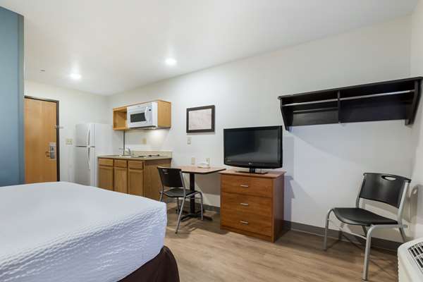  - Extended Stay America Select Suites Airport Indianapolis