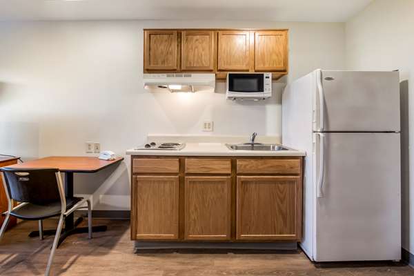  - Extended Stay America Select Suites Indianapolis