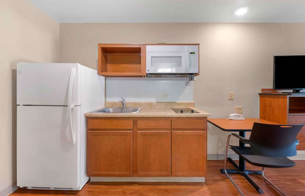 EXTENDED STAY AMERICA SELECT-guestroom-Guest Room,Kitchen/Kitchenette,On-Site.jpg