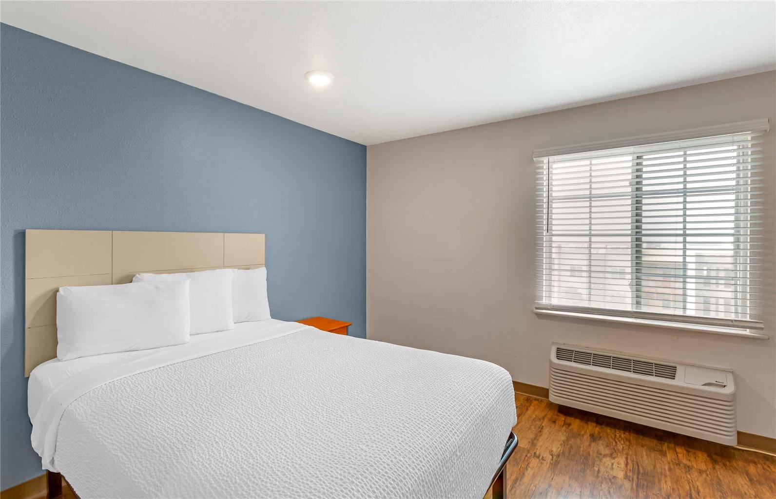 EXTENDED STAY AMERICA SELECT-guestroom-Guest Room,On-Site.jpg