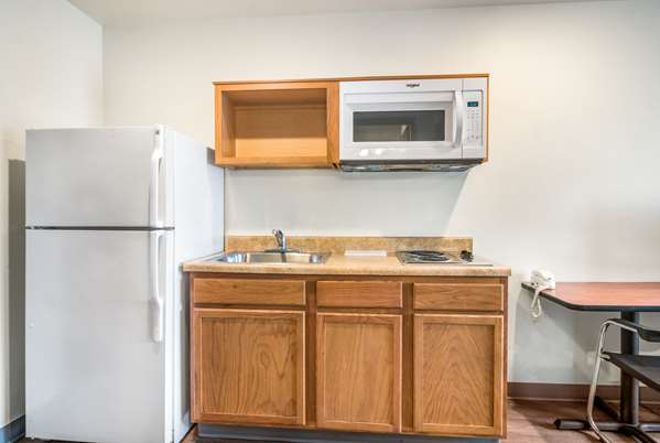  - Extended Stay America Select Suites Avon - I-90, Exit 151