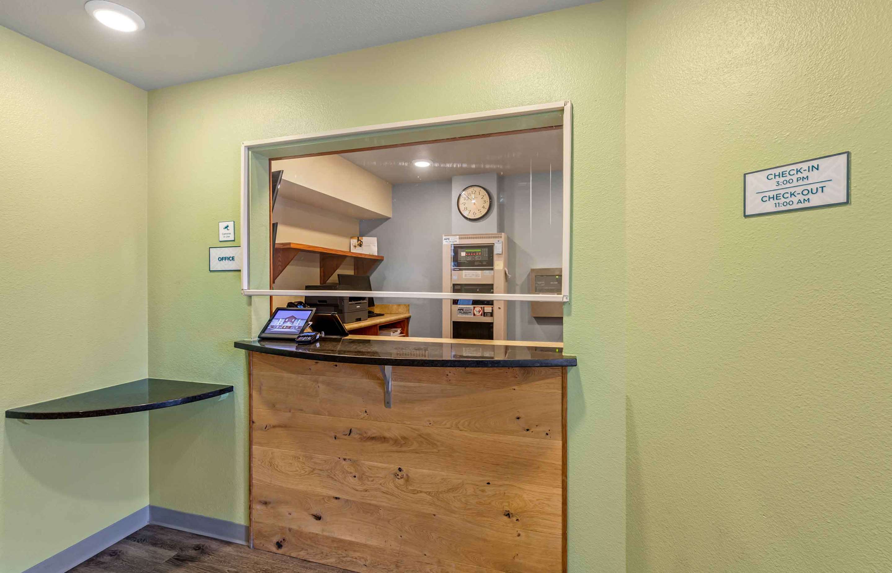 Lobby and Guest Check-in