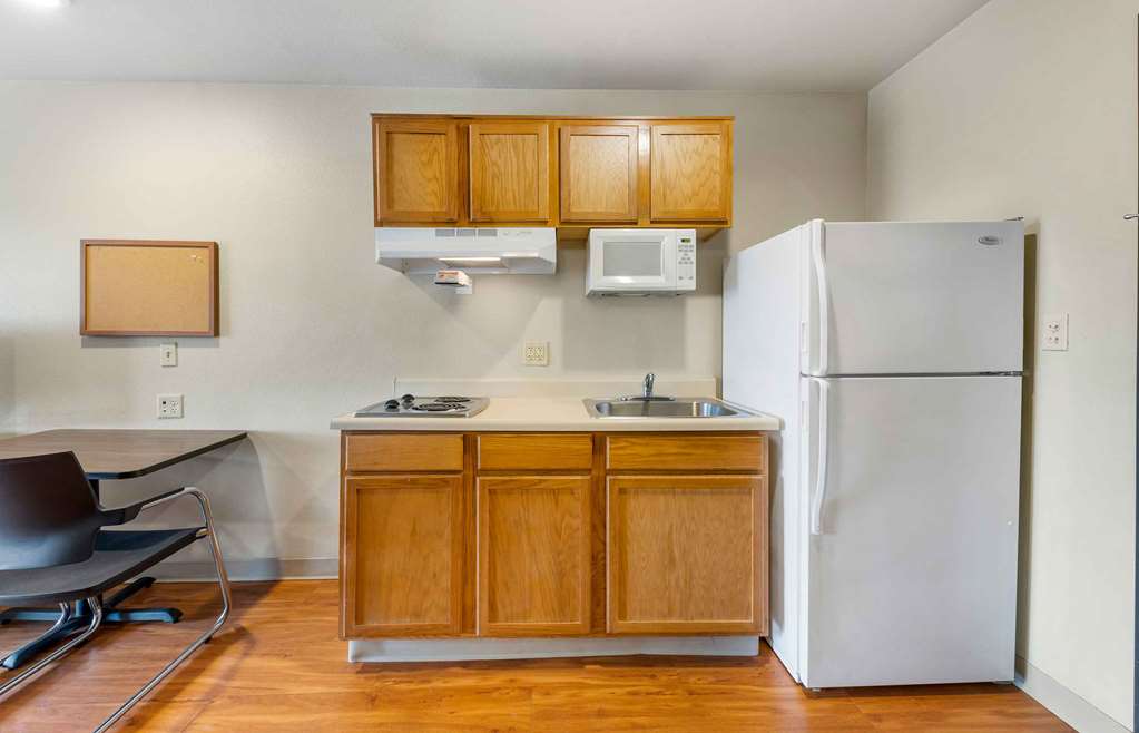 EXTENDED STAY AMERICA SELECT-guestroom-Guest Room,Kitchen/Kitchenette,On-Site.jpg