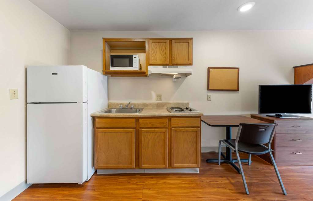 EXTENDED STAY AMERICA SELECT-guestroom-Guest Room,Kitchen/Kitchenette,On-Site.jpg