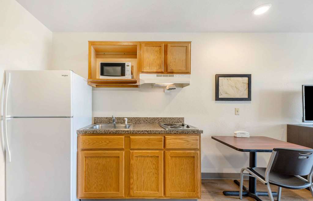 EXTENDED STAY AMERICA SELECT-guestroom-Guest Room,Kitchen/Kitchenette,On-Site.jpg