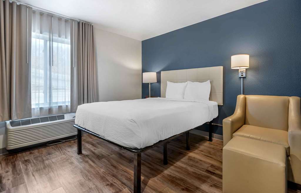 EXTENDED STAY AMERICA SELECT-guestroom-Guest Room,On-Site.jpg