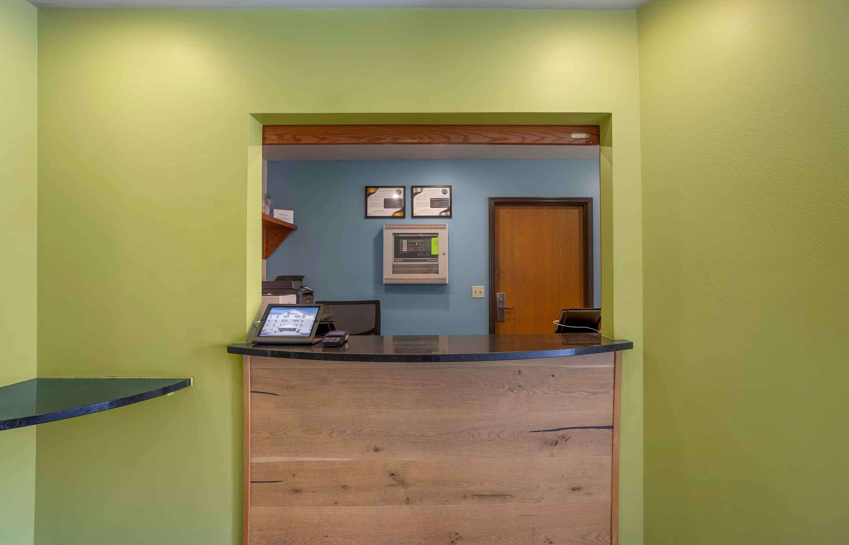 Lobby and Guest Check-in | Extended Stay America Select Suites - Provo - American Fork