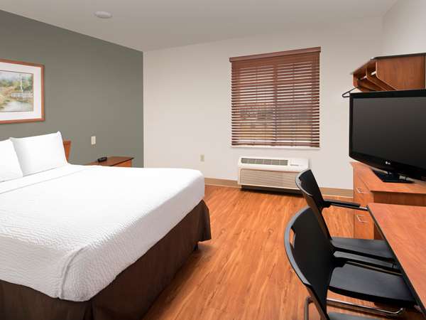  - Extended Stay America Select Suites Airport Colorado Springs