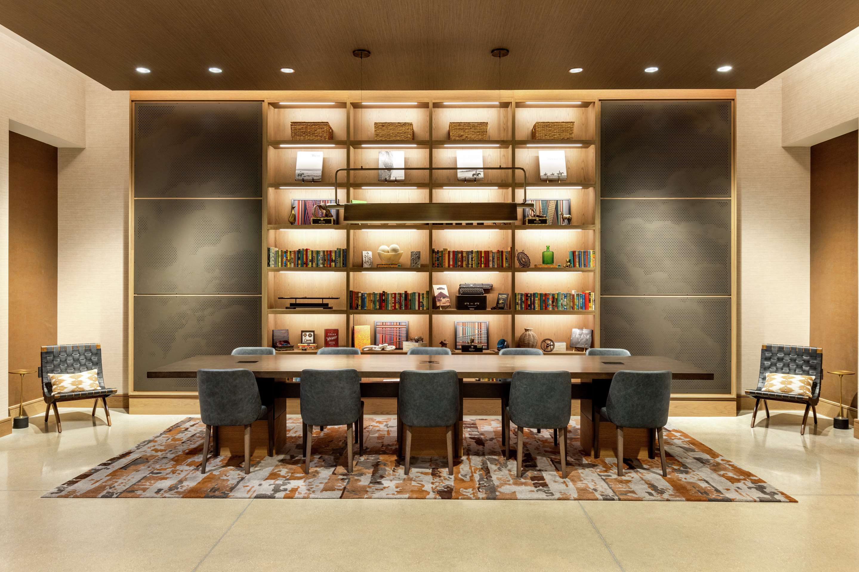 Lobby | Doubletree by Hilton Abilene Downtown Convention Center