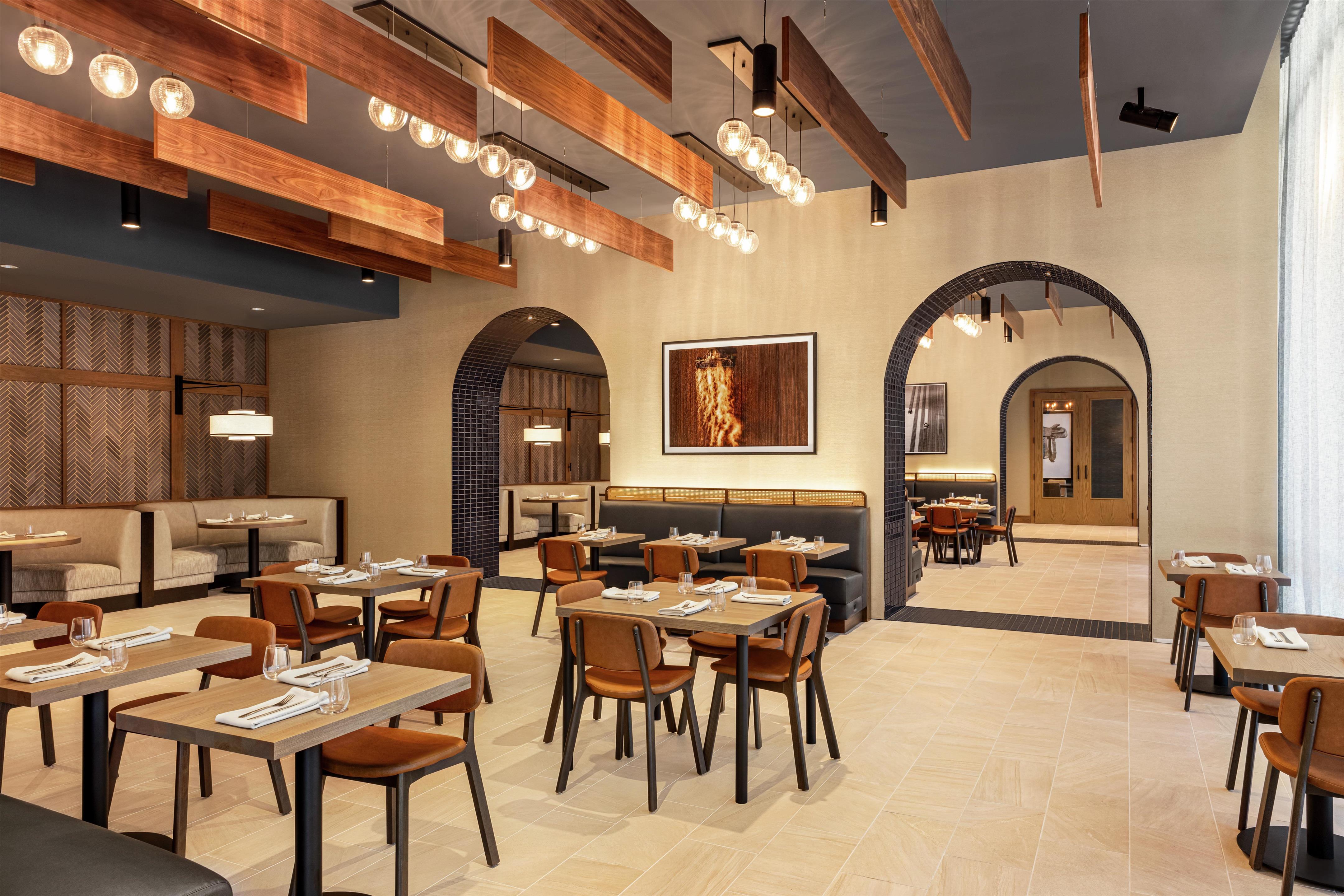 Restaurant | Doubletree by Hilton Abilene Downtown Convention Center