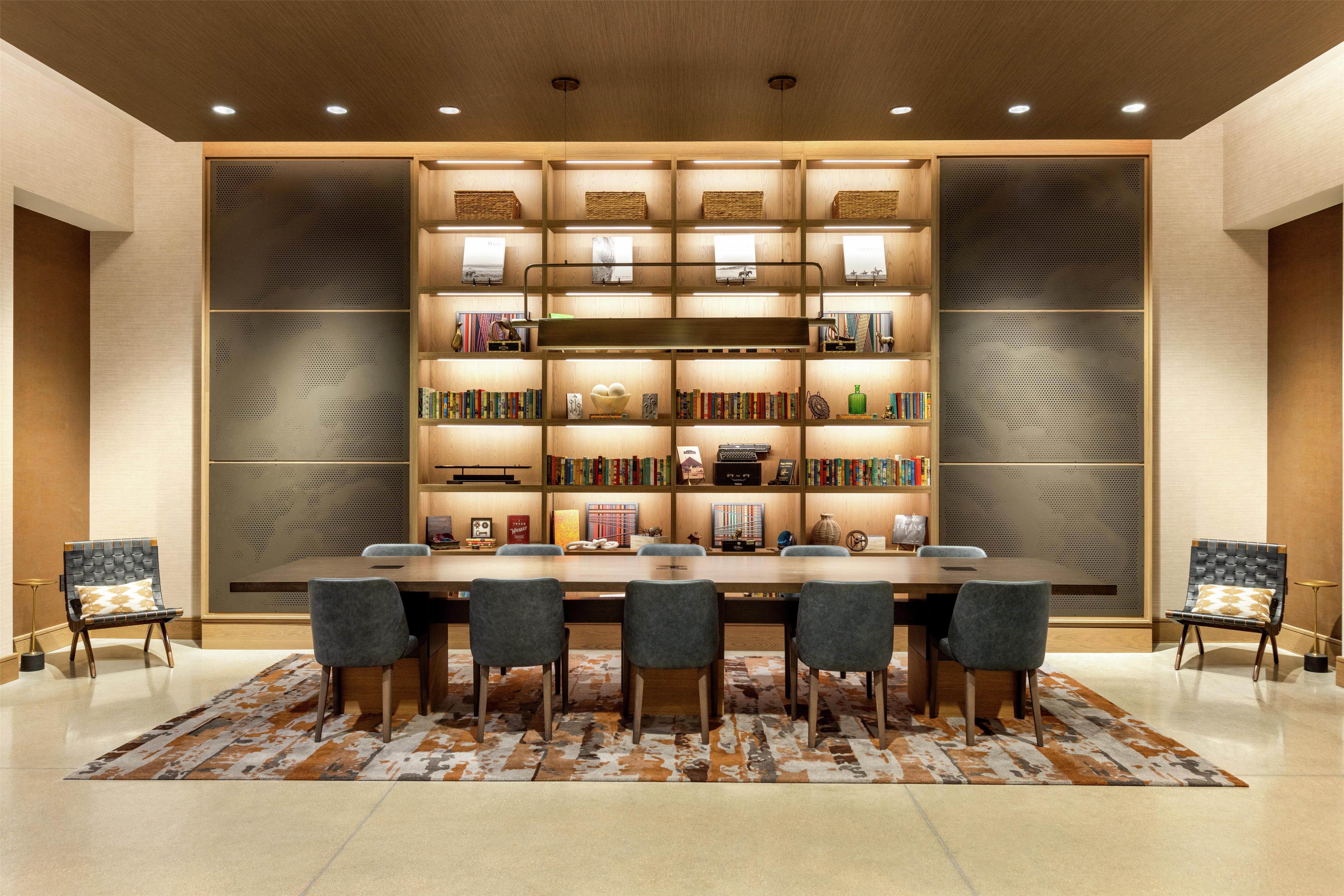 Lobby | Doubletree by Hilton Abilene Downtown Convention Center