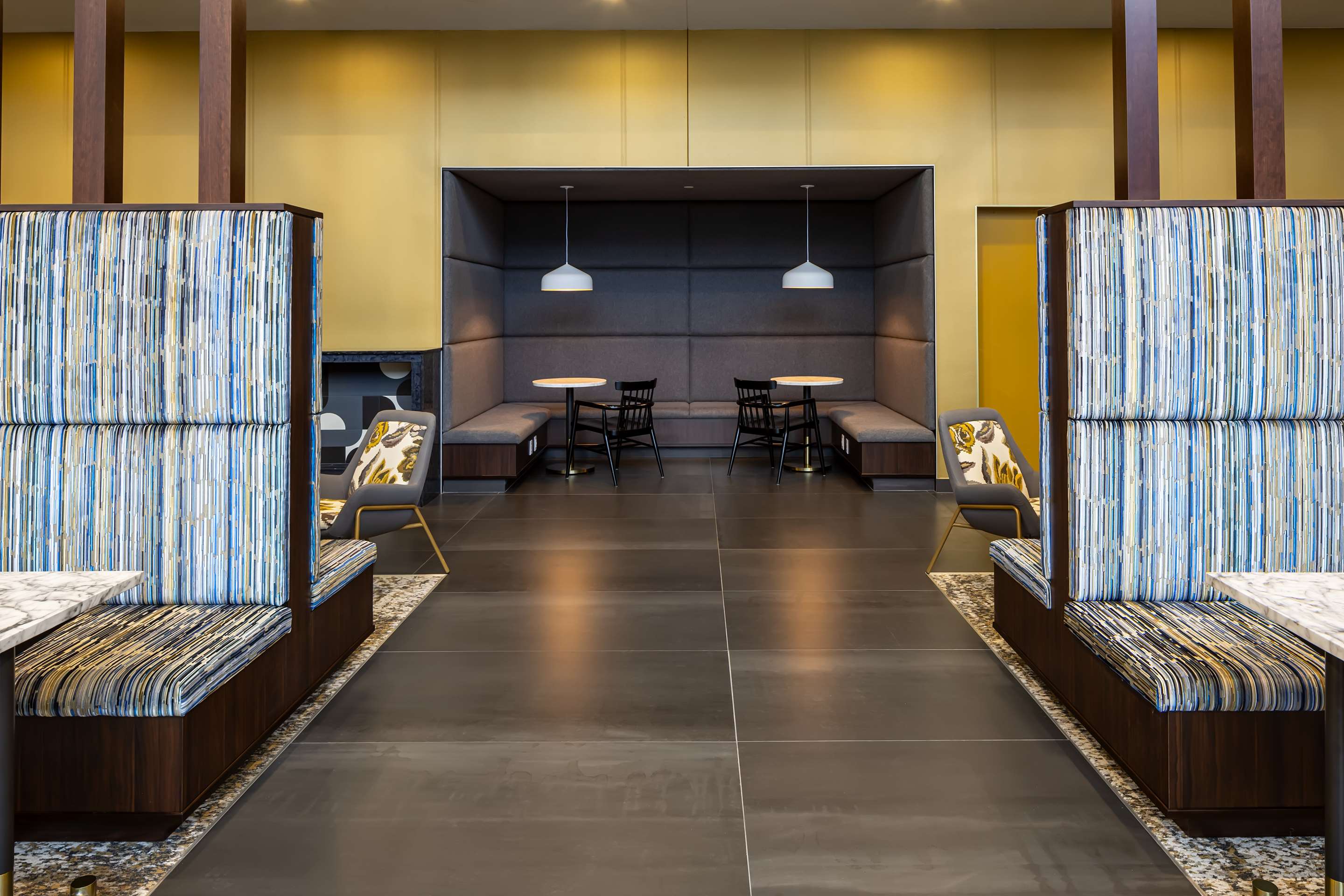 Restaurant | Hampton Inn & Suites Rochester Downtown