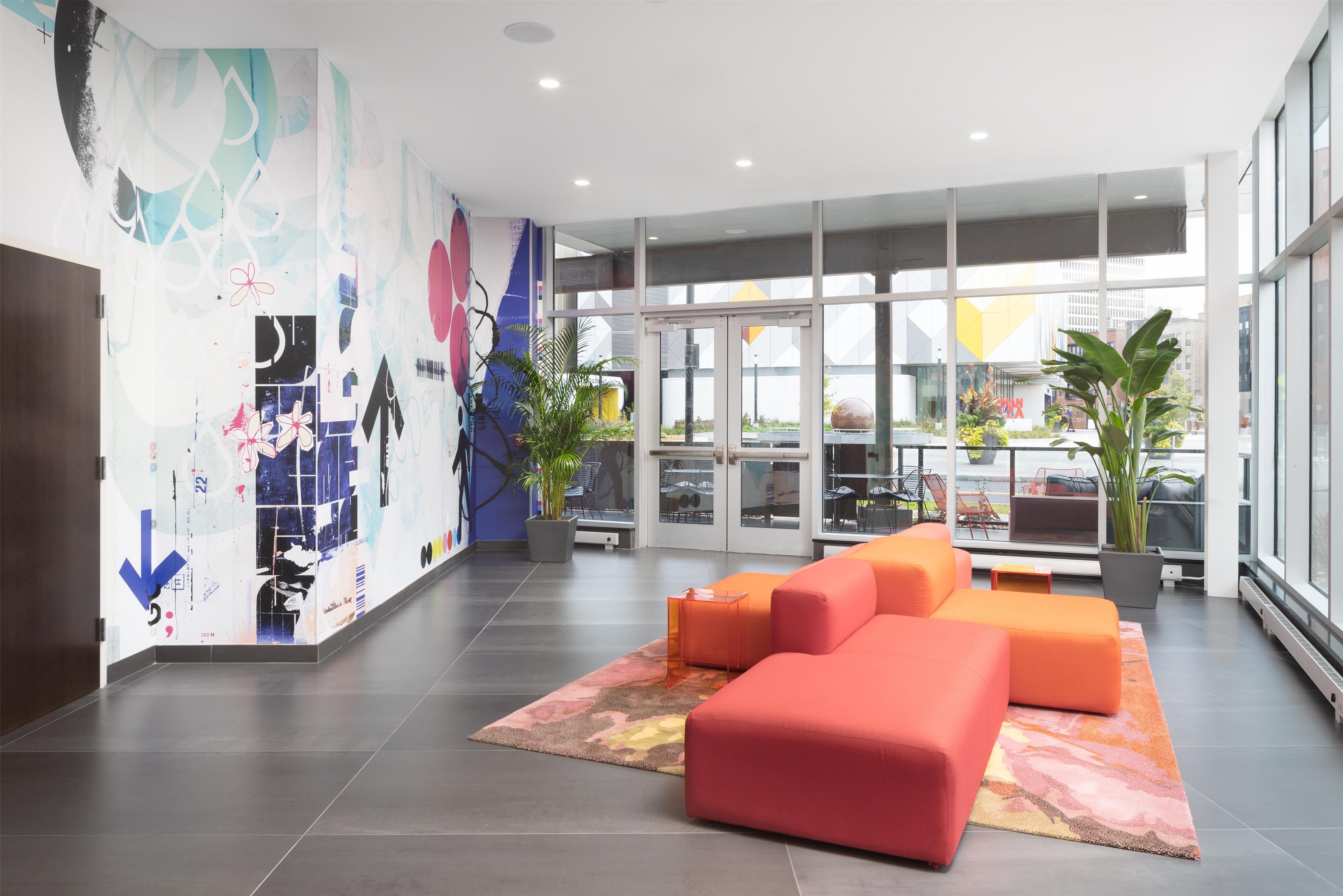 Lobby | Hampton Inn & Suites Rochester Downtown
