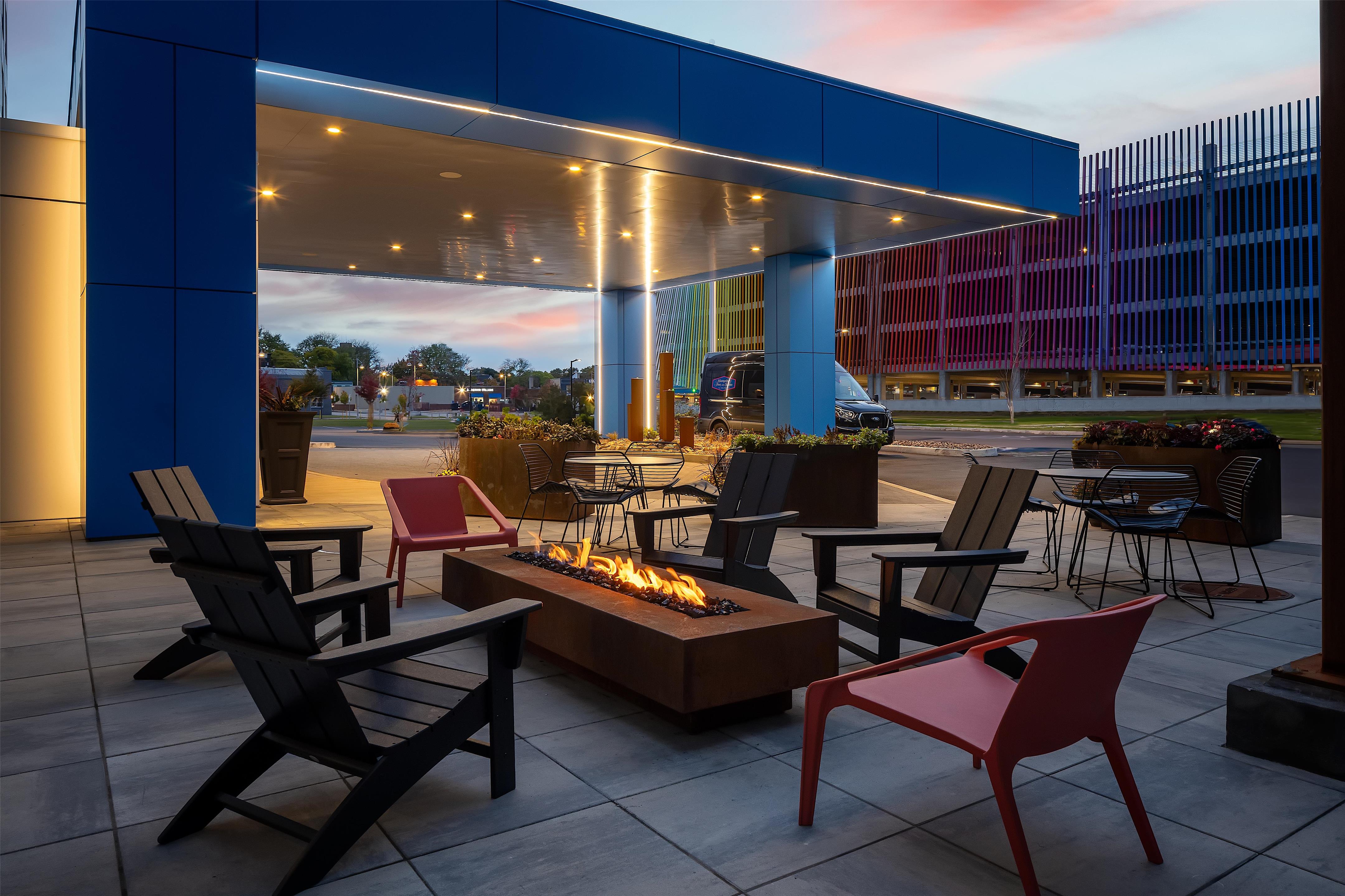 Exterior | Hampton Inn & Suites Rochester Downtown