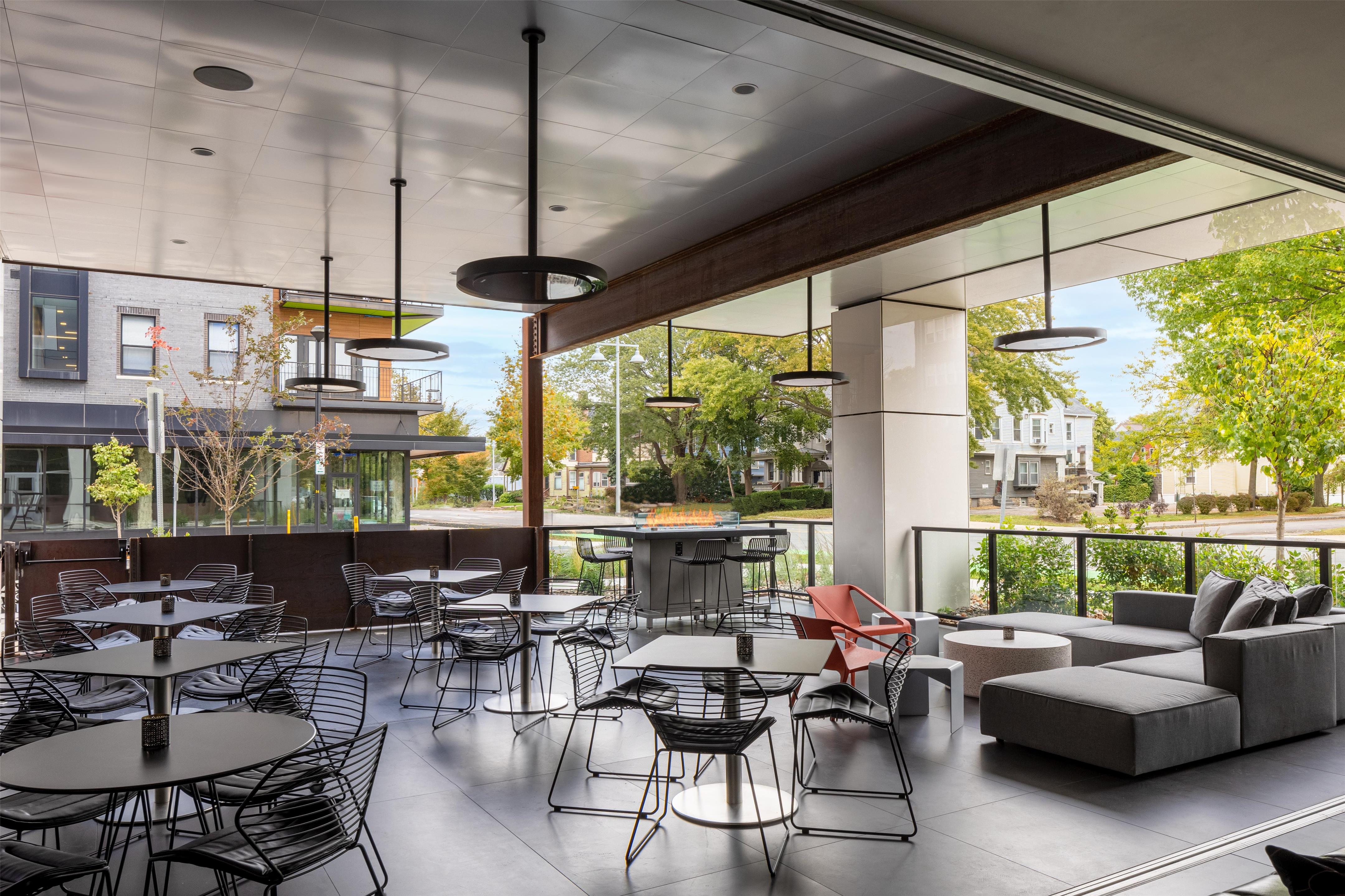 Restaurant | Hampton Inn & Suites Rochester Downtown