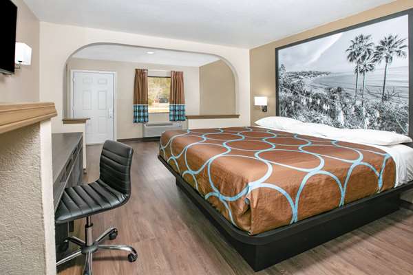  - Super 8 Motel Moss Point