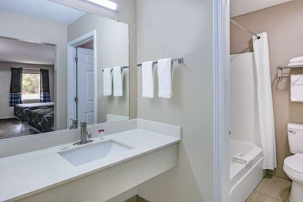  - Super 8 Motel Moss Point