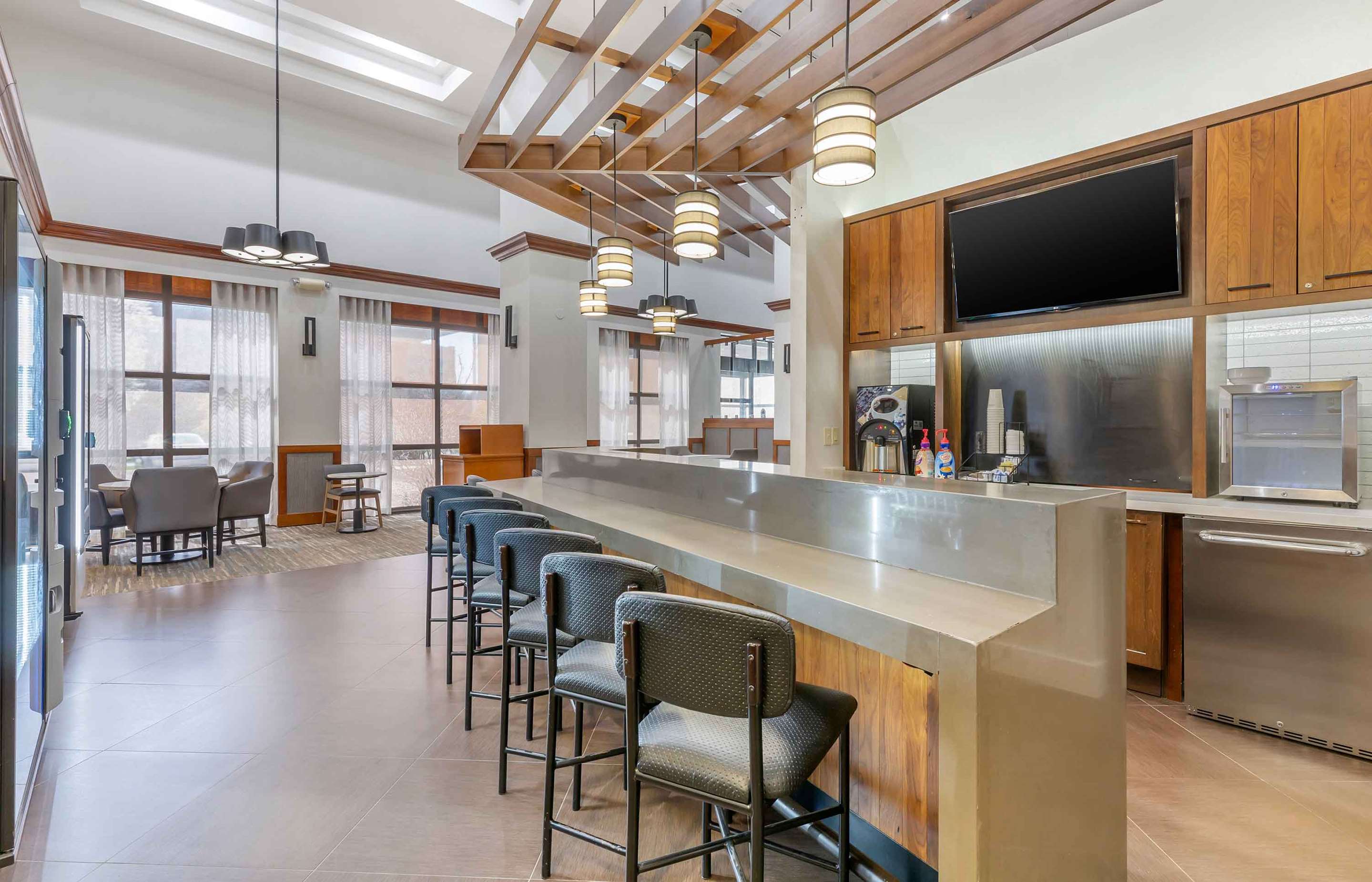 Free Grab-and-Go Breakfast | Extended Stay America Premier Suites Pittsburgh Cranberry To