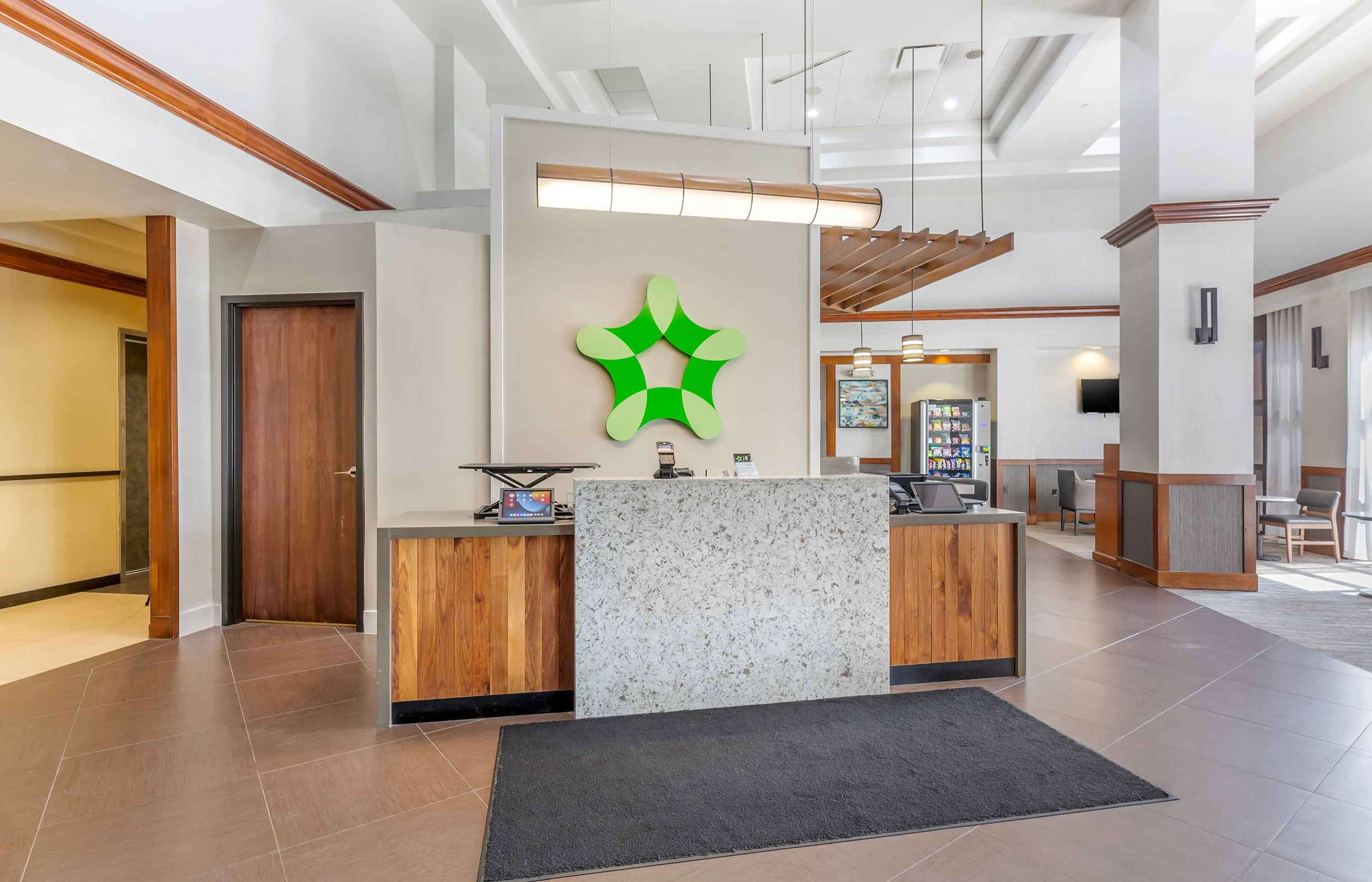 Lobby and Guest Check-in | Extended Stay America Premier Suites Pittsburgh Cranberry To