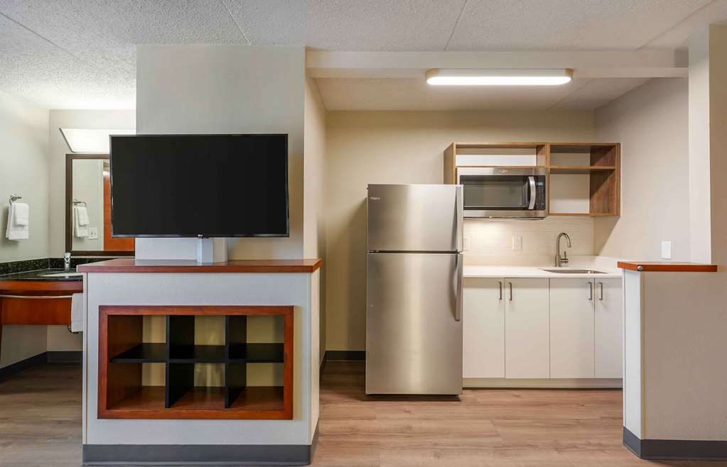 EXTENDED STAY AMERICA PREMIER-guestroom-Guest Room,Guest Room Amenity,Kitchen/Kitchenette,On-Site.jpg