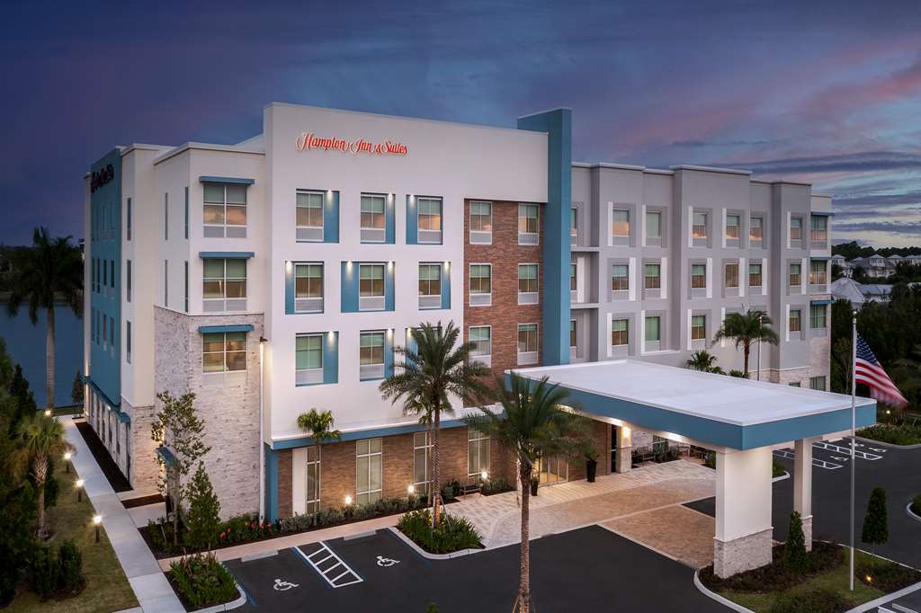 Hampton Inn & Suites by Hilton Naples South - Tap to explore photos