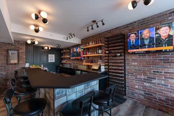 Restaurant - Prestige Kamloops Hotel