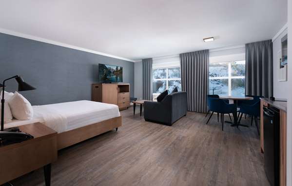 Suite - Prestige Kamloops Hotel