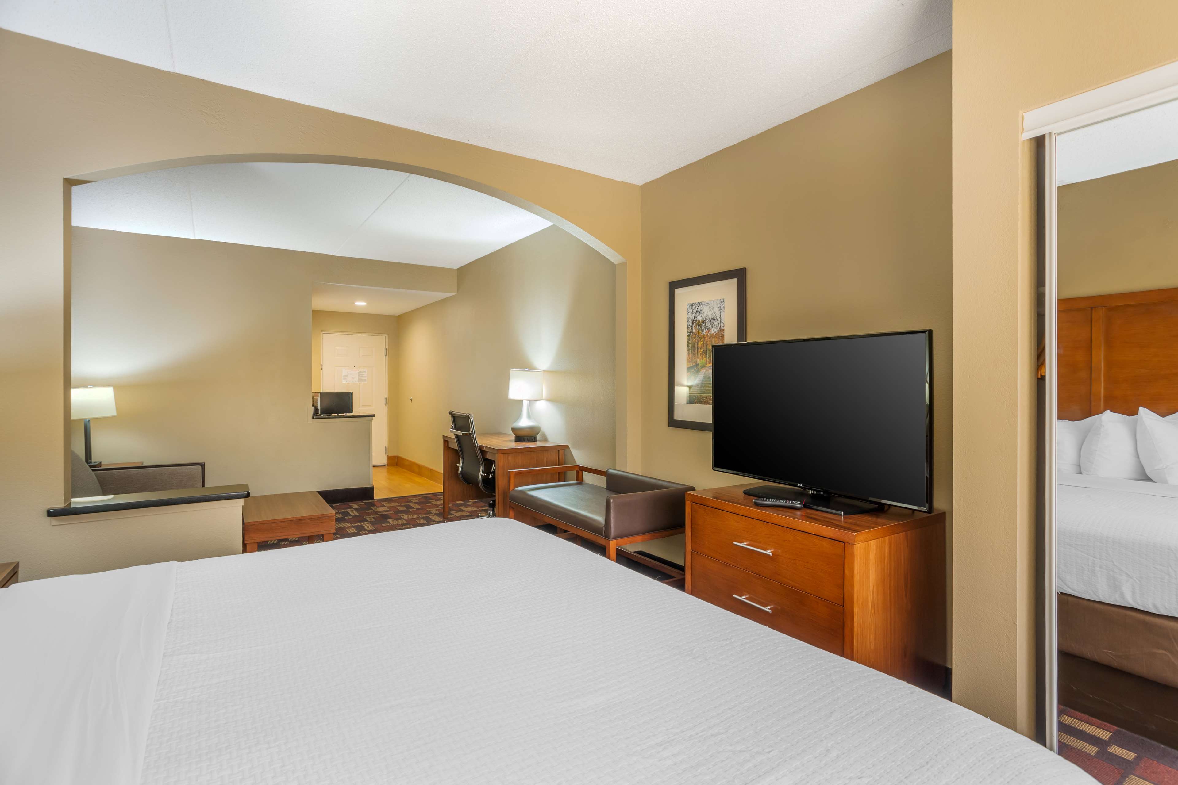 Best Western Grantville/Hershey - Tap to explore photos
