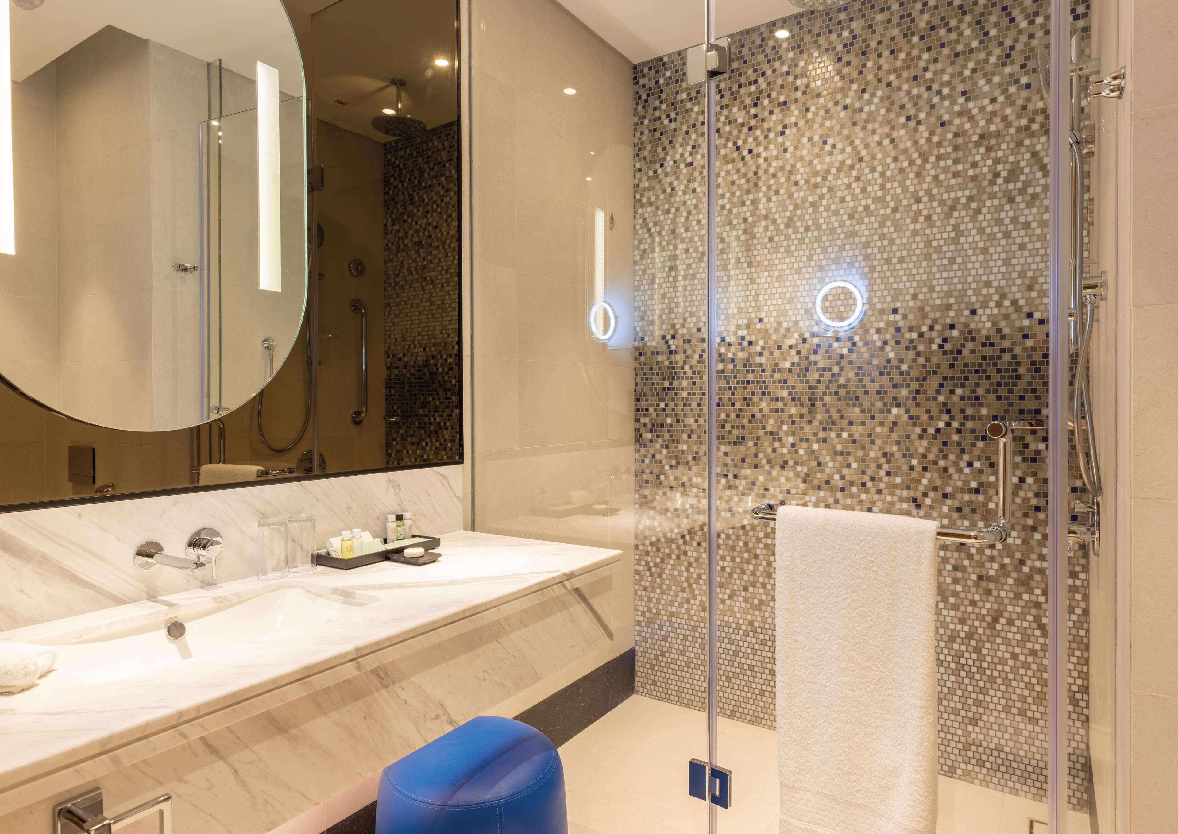 Embassy Suites by Hilton Doha Old Town Room Type - 2 DBL BDS 1 BDRM STE-VW NS