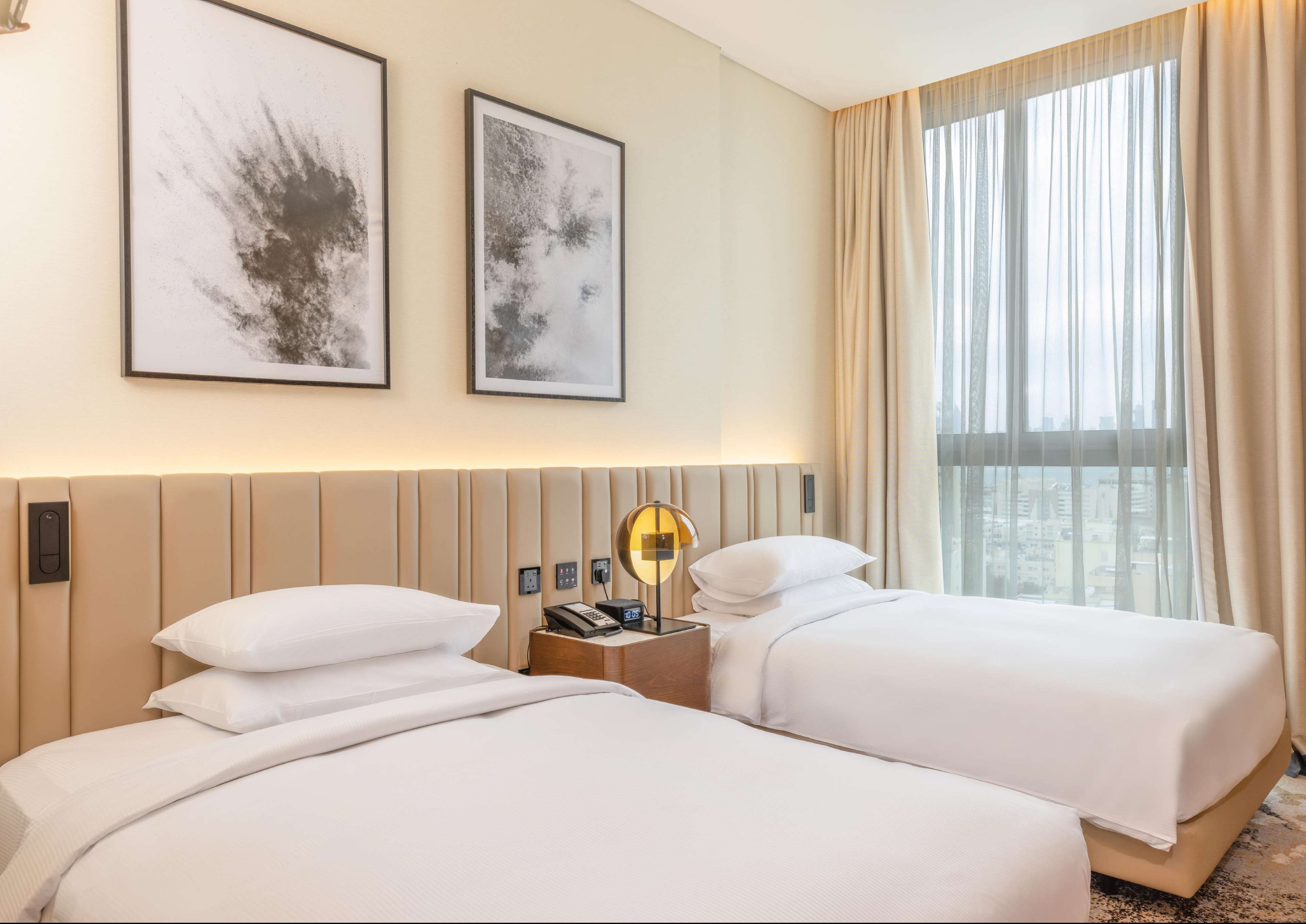 Embassy Suites by Hilton Doha Old Town Room Type - 2 DBL BDS 1 BEDRM STE SM