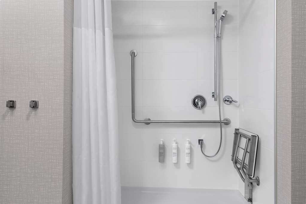 HAMPTON INN BY HILTON ORANGEVILLE-guestroom-Guest Room,Bathroom,On-Site.jpg