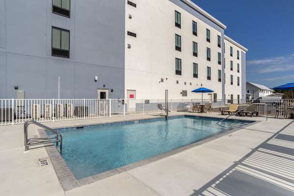 Pool - Comfort Inn & Suites Pier Park Area Panama City Beach