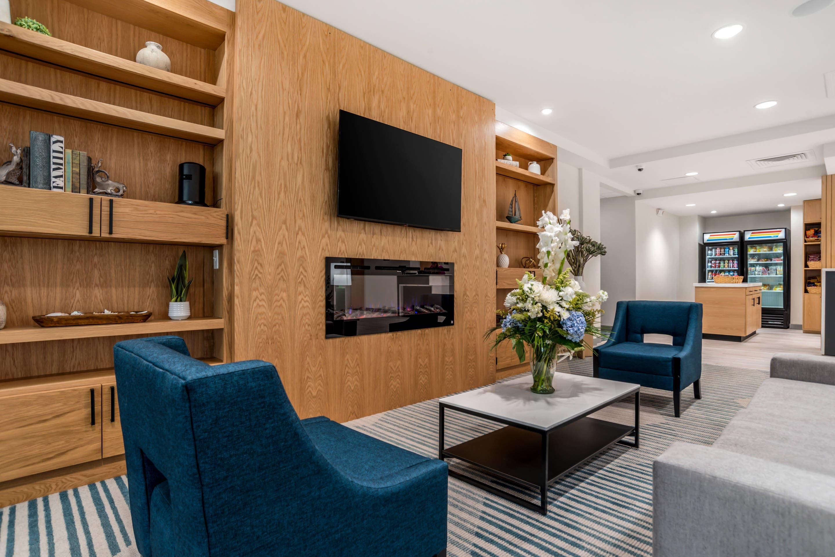 Lobby with sitting area