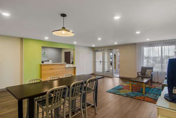  - WoodSpring Suites Orange Park