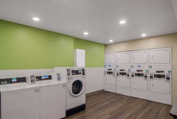 Amenities - WoodSpring Suites Orange Park